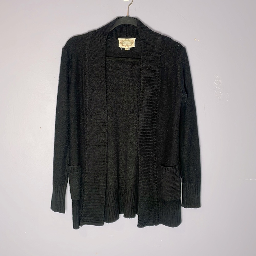 3/10$ Black open front cardigan with pockets